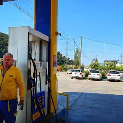 So ist das. Man bekommt getankt. Das ist hier normal.