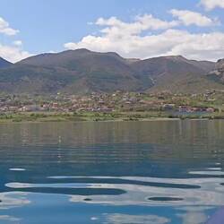 Schon krass welche Gesangs Range die Minaretten Sänger so haben.