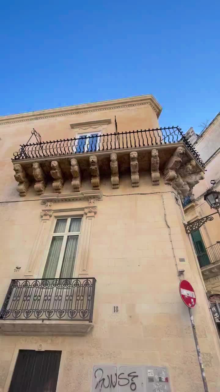 Balkon gegenüber der Kirche San Matteo