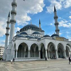 Melike Hatun Moschee