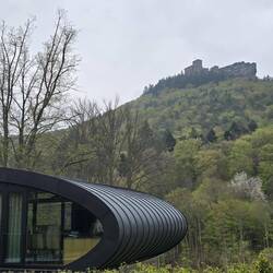 A meeting pod on the site of the Spa hotel with Trifels Imperial Castle on high