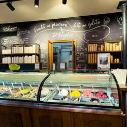 Gelateria #1 ... Cremeria Artiginale d'Azeglio — Bologna, Italy.