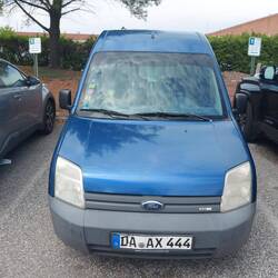 Parkplatz der Spedition, im Hafen durfte nicht mehr fotografiert werden.