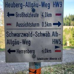 Der HW 9 trifft kurz vor dem Ziel auf den HW 5, der von Pforzheim kommend in 300 km hier her führt.
