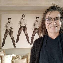 Für Mami, Übernachtung bei einer Elvisfreundin