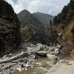 J'espère qu'ils les ont attachés solidement ces ponts