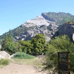 Bild aus Google, hier erkennt man den Felsrutsch noch gut