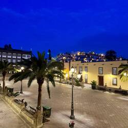 Morgendliche Plaza de Santa Ana