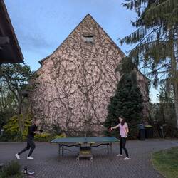 Tiachtennis lernen vom Profi (Robo lernt von Verena)