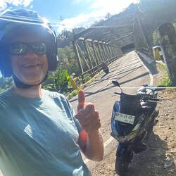 66km sind es von Labuan Bajo bis Nuca Molas. Laut Googlemaps knapp drei Stunden. Es waren mehr fünf.