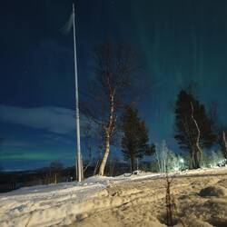 draußen tanzen die Lichter wenn ringsum alles schläft