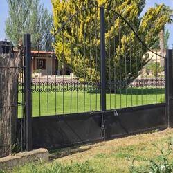 Snazzy homes the closer you get to town.