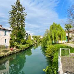 Fiume dans le village