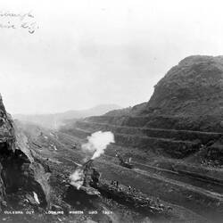 1907: Culebra Cut durch einen 70 m hohen Hügel