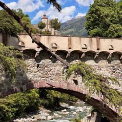 entlang der Gilf Promenade