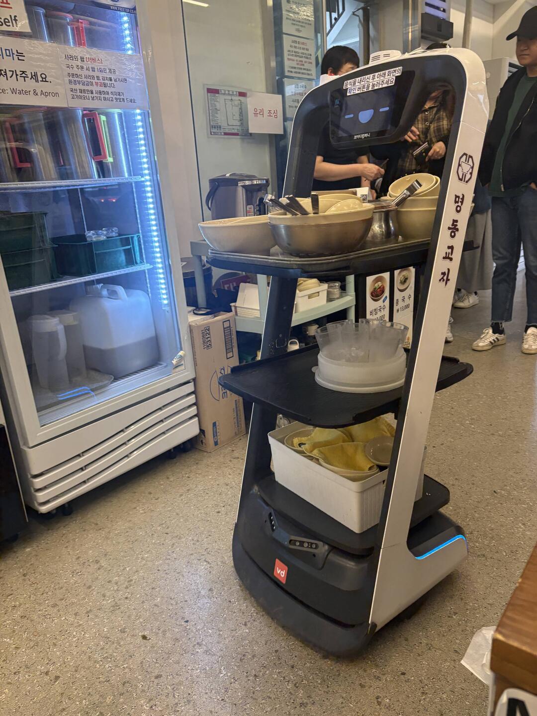 Achtung, Roboter-Trolley unterwegs.