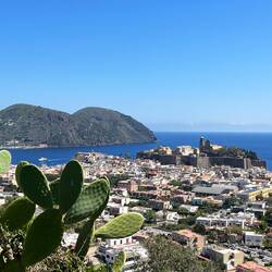 Blick auf Lipari Stadt...