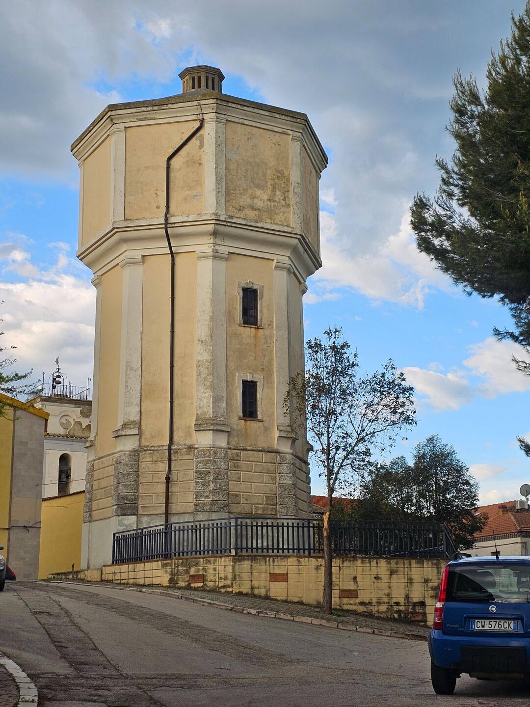Tower at Castelluccio dei Sauri