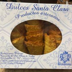 Nonnen des Franziskanerordens Santa Clara verkaufen Süßigkeiten. Probierele gibt's natürlich keine!