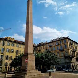 Im Zentrum von Turin, der Obelisk, ...
