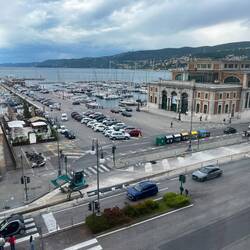 Avec vue sur le port