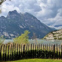 Ankunft am Lago, der Himmel ist wolkenverhangen