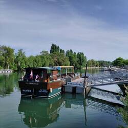 Great day for a cruise but hardly anyone about so no cruises today