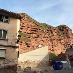The red cliffs above Nájera