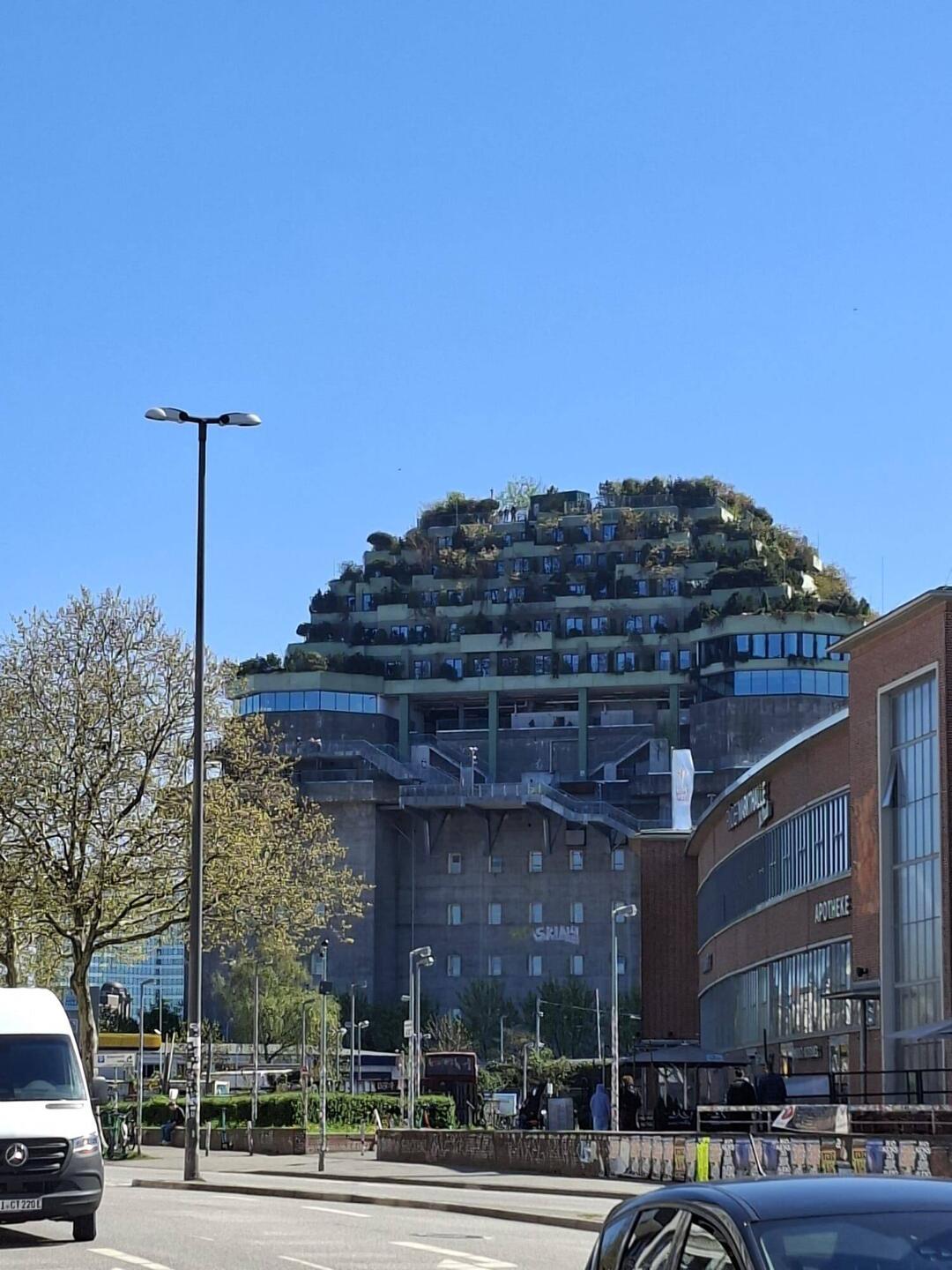 Vorbei am Heiliggeist-Feld...