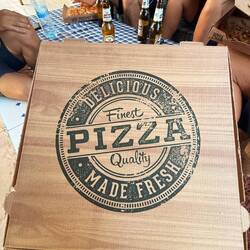 Und wir essen eine echt leckere Pizza 🍕 - ein Hochgenuss 😄