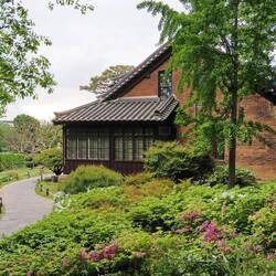Missionarshaus im gemischten Stil / Mixed-style missionary house
