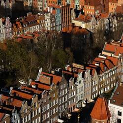 Blick auf die Altstadt von dem 82m hohen Turm der Marienkirche aus, da der Rathaus-Turm...