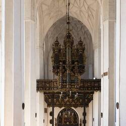 Schwebende Orgel der Kirche