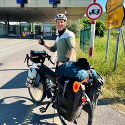 Un poste frontière un peu moins glamour que le précédent