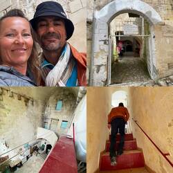 Francesco erklärt alles und lebt selbst seit 10Jahren oberhalb dieser Höhlen-Wohnungen👍🏻