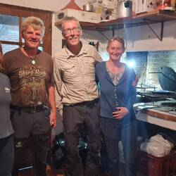 Kathrin, Volker und wir beim Asado