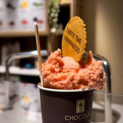 Delicious chocolate and guava gelato and the perfect sentiment on the wafer — Padova, Italy.