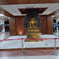 A statue at the airport