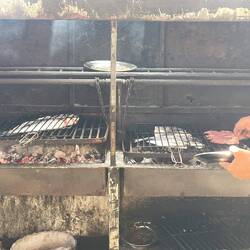 Das Essen wird vor den Augen der Gäste zubereitet