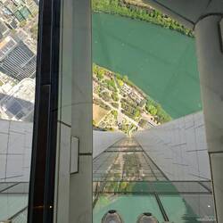 Von der Skywalkplattform fast 500m runter