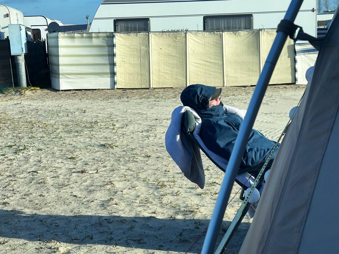 Ausruhen nach einem windigen Spaziergang ☺️