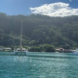 die Bucht im Nachmittagsglitzer