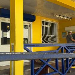 Geld in neuer Währung abgeholt