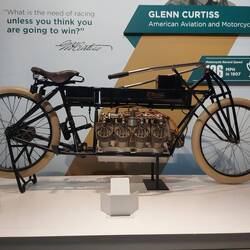 1907 schon 136 Meilen schnell.