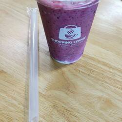 Bessen yoghurt ice smoothie of zoiets