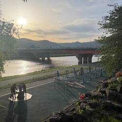 Solche Freilicht-Gyms gibt es in Südkorea überall und sie werden rege genutzt.