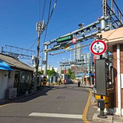 Letzter beschrankter Bahnübergang in Seoul