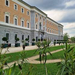 Palazzo Reale mit Garten