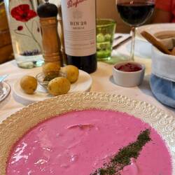 Litauische kalte Rote-Beete Suppe - Šaltibarščiai