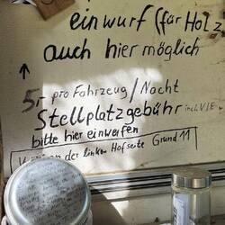 Kostet inzwischen 5 statt 2€ und man muss Kz angeben